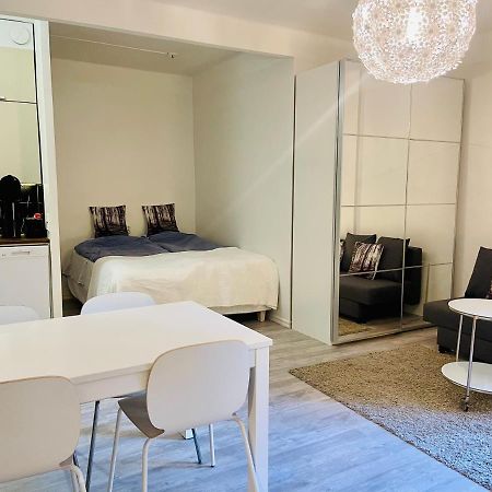 Upea Yksioe Aivan Helsingin Keskustasta Appartement Helsinki Buitenkant foto